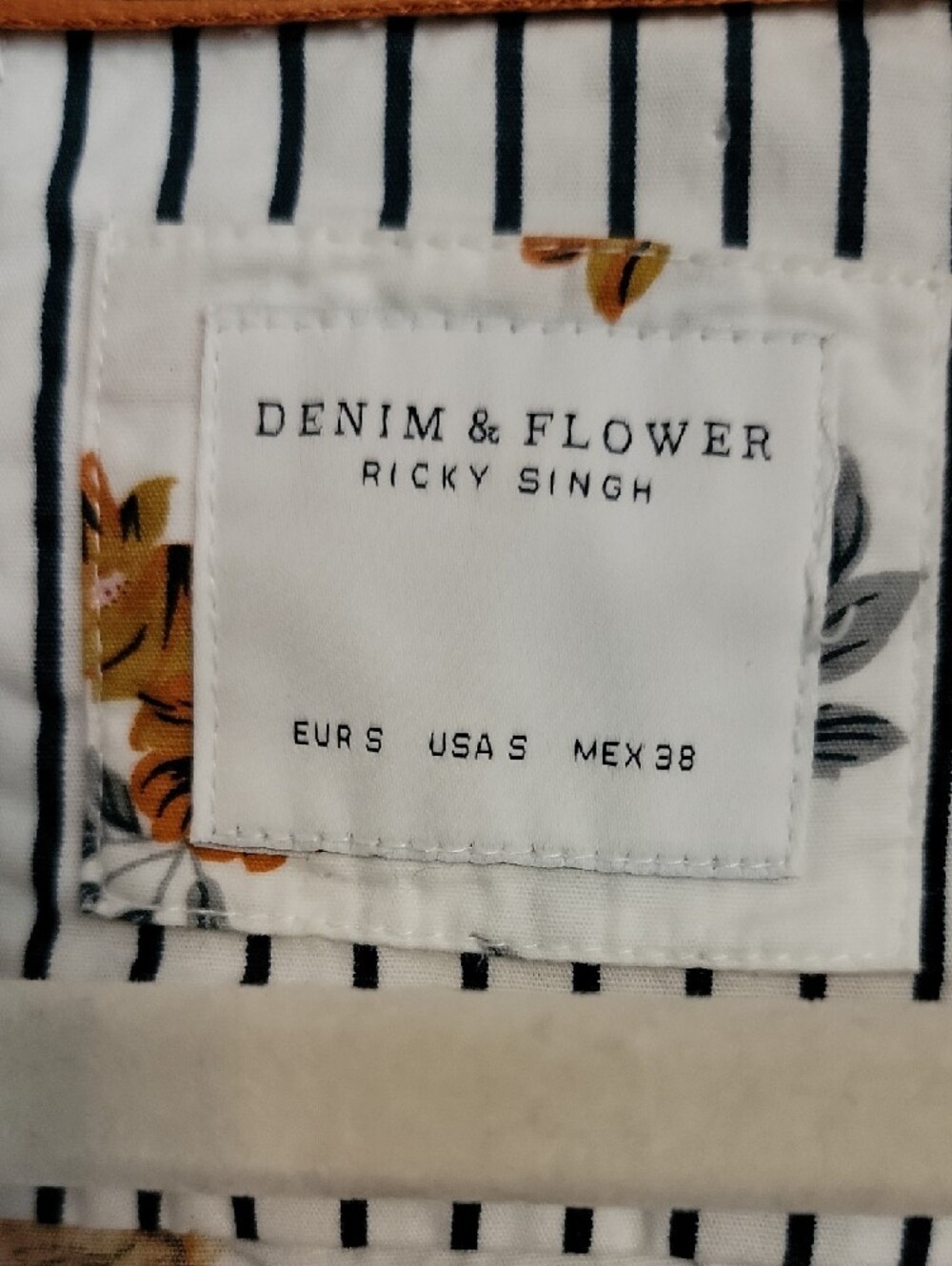 Denim & Flower White Short-Sleeve Button-Down with Mustard Floral Print - Picture 2 of 6